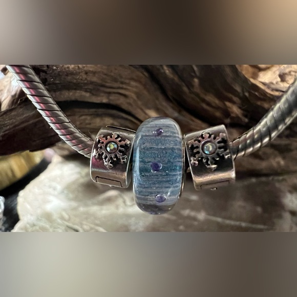 Authentic Pair Swarovski Chamilia Locks Snowflake Locks with AB Crystals 925 - Picture 2 of 7